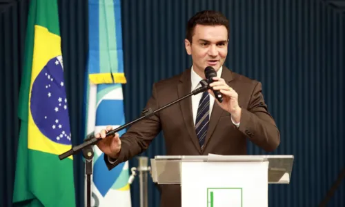 
				
					Celso Sabino aceita convite de Lula e assume Ministério do Turismo
				
				