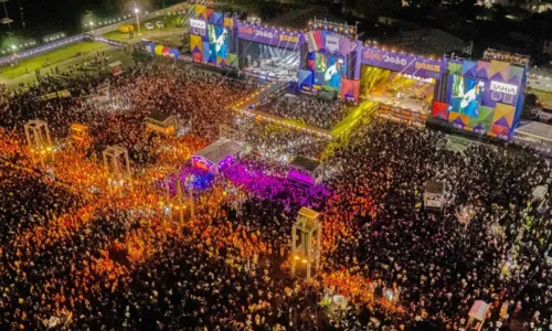 
				
					Confira imagens do 2º dia de festas de São Pedro em Salvador
				
				