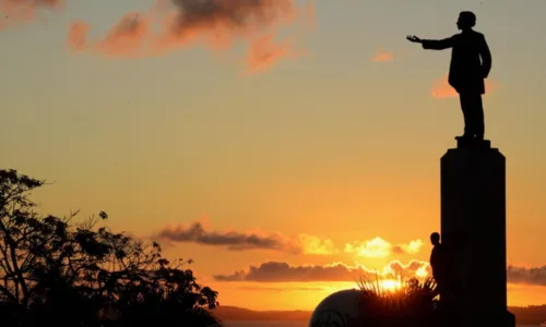 
				
					Dos clássicos aos inusitados: saiba onde ver o pôr do sol em Salvador
				
				