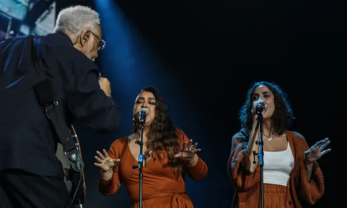 
				
					Em véspera de aniversário, Gilberto Gil canta com Preta Gil em SP
				
				