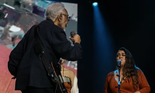 
				
					Em véspera de aniversário, Gilberto Gil canta com Preta Gil em SP
				
				