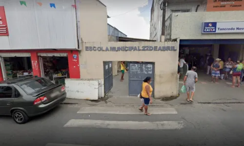 
				
					Escola suspende aulas 2 vezes em 1 semana após tiros em Tancredo Neves
				
				