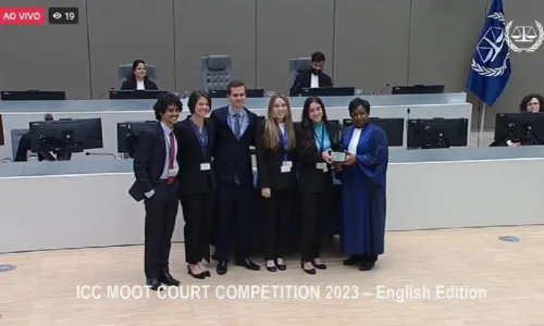 
				
					Estudantes de Direito da Ufba vencem competição internacional na Europa
				
				