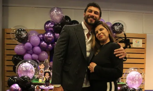 
				
					Ex-casal, Jesus Luz e Carol Ramiro celebram aniversário da filha
				
				