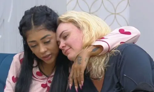 
				
					Ex-paquita Ana Paula Pituxita chora ao falar de Xuxa: 'A pessoa não confia'
				
				