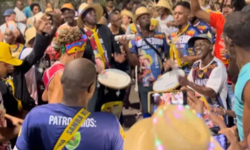 
				
					Festival de samba junino reúne cerca de 10 mil pessoas em Salvador
				
				