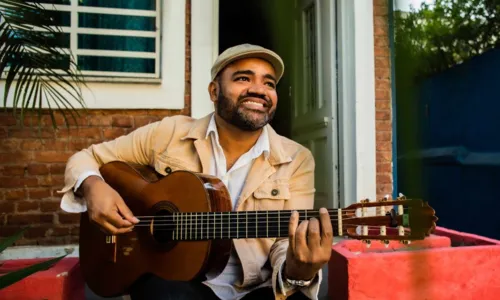 
				
					Flávio Assis lança primeira música do álbum "Luar-do-Chão"
				
				