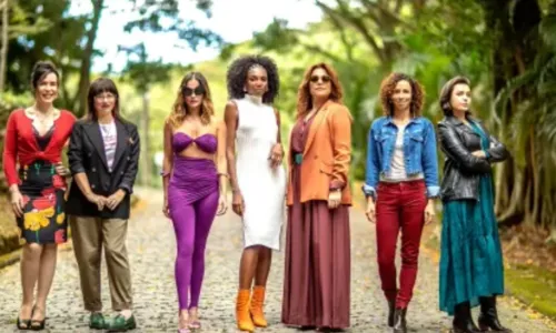 
				
					Globo libera 1ª foto com protagonistas de 'Elas Por Elas'; confira
				
				