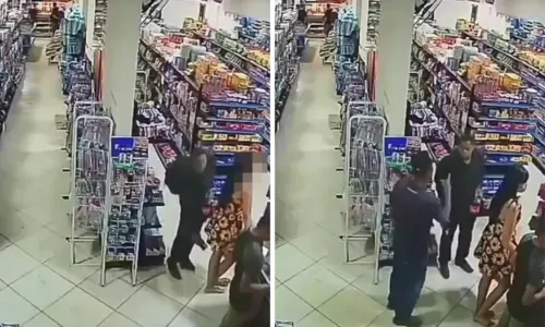 
				
					Homem é flagrado ao filmar partes íntimas de jovem em supermercado
				
				