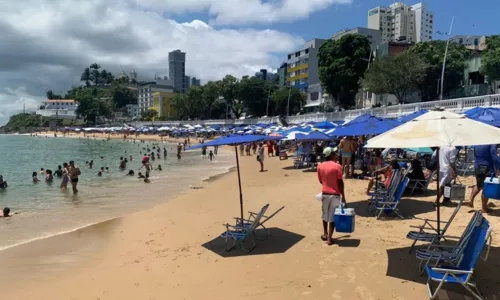 
				
					Homem morre após ser esfaqueado no Porto da Barra, em Salvador
				
				
