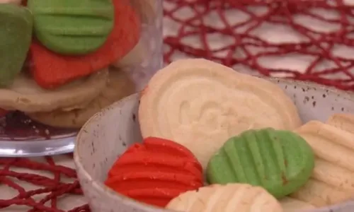 
				
					Hora do lanche: veja como preparar biscoitos coloridos para criançada
				
				