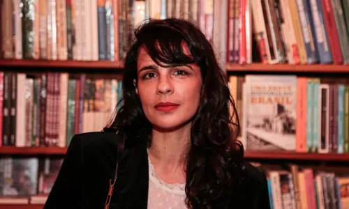 
		Lançamento de livro reúne atores de novelas brasileiras; veja fotos