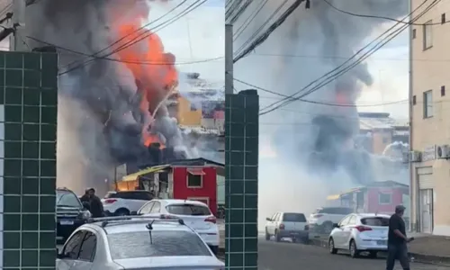 
				
					Loja de fogos de artifício é atingida por incêndio em Simões Filho
				
				