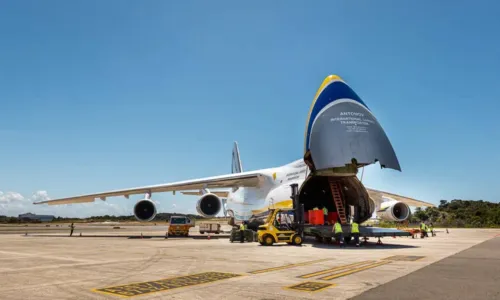 
				
					Maior avião de carga do mundo pousa na Bahia; veja imagens
				
				