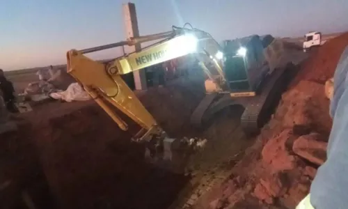 
				
					Operário morre soterrado em escavação de poço no oeste da Bahia
				
				