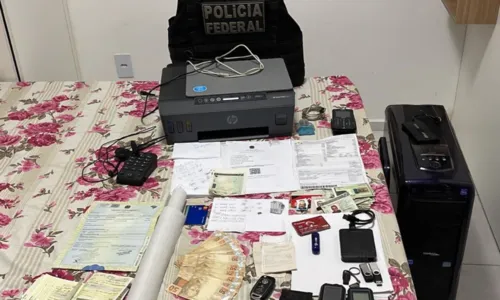 
				
					PF faz operação contra falsificação de documentos e estelionato na Bahia
				
				