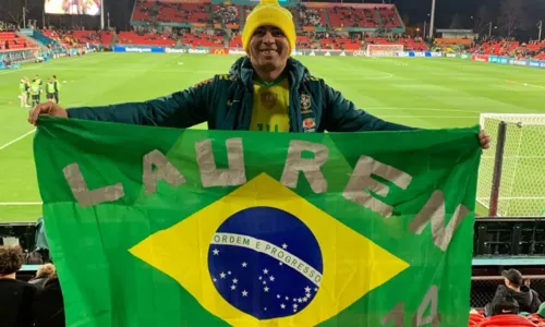 
				
					Pai de jogadora brasileira vendeu carro para ver filha na Copa
				
				