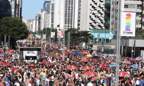 
				
					Parada LGBT+ une luta por políticas e festa na Avenida Paulista
				
				
