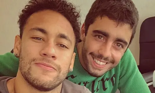
				
					Pedro Scooby defende Neymar após polêmica: 'Exemplo de humildade'
				
				