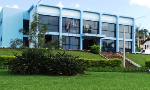
		Prefeitura baiana abre 130 vagas com salários de até R$ 7,4 mil