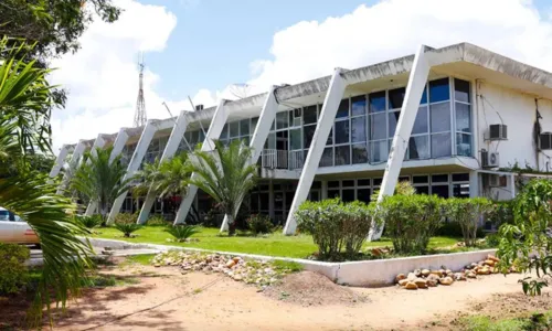
				
					Prefeitura baiana abre mais de 500 vagas com salários de até R$ 10 mil
				
				