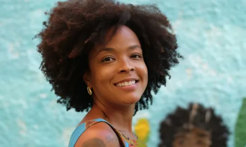 
				
					'Racismo é estrutura que aprisiona pessoas negras', diz Bárbara Carine
				
				