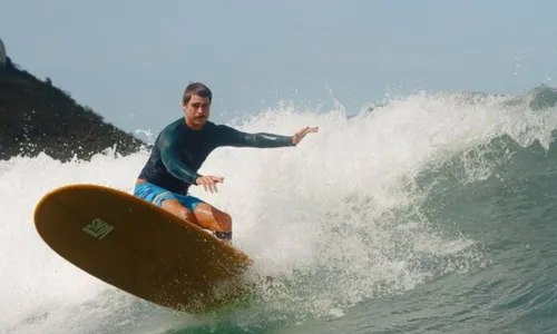 
				
					Rafa Vitti sofre acidente durante surfe: 'Não são só flores'
				
				
