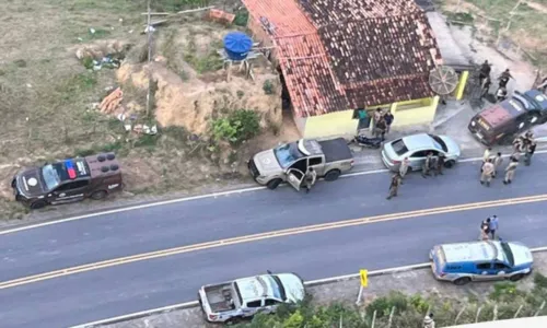 
				
					Seis homens morrem durante operação policial no interior da Bahia
				
				