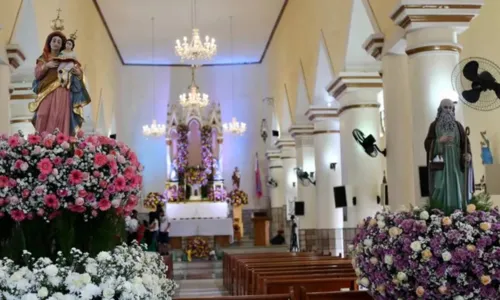 
				
					Senhora Sant’Ana e São Joaquim recebem homenagens em Salvador
				
				