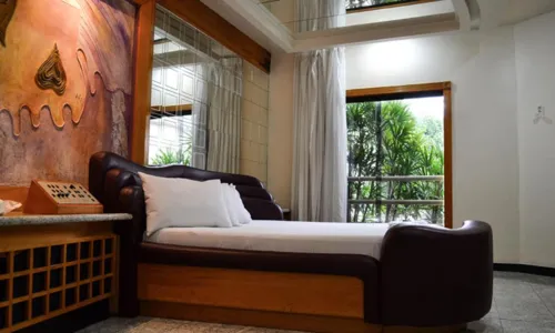 
				
					Suítes de quase R$ 2 mil: conheça os motéis mais luxuosos de Salvador
				
				