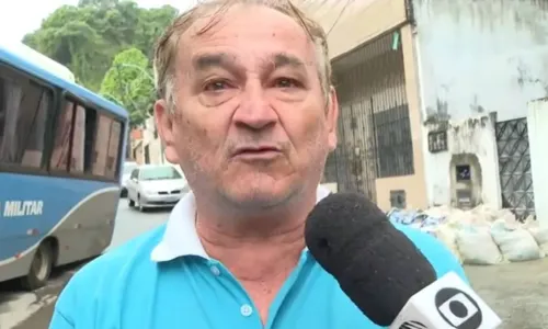 
				
					'Um susto', diz idoso dono de casa atingido por micro-ônibus da PM
				
				