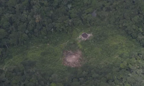 
				
					Justiça concede liberdade a garimpeiros presos em Terra Yanomami
				
				