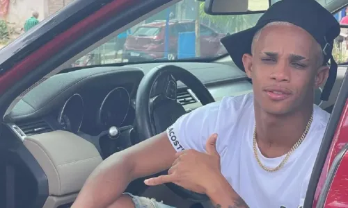 
				
					Destaque do brega funk, MC Biel morre após capotar carro em Recife
				
				