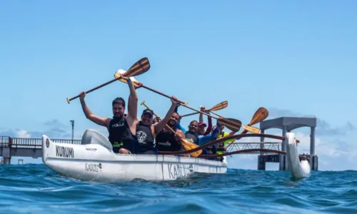 
				
					Competição de canoa havaiana acontece em Salvador no domingo (16)
				
				