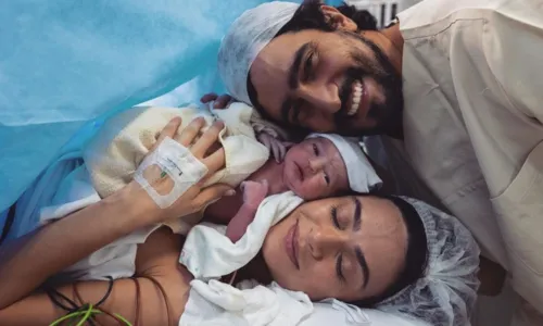 
				
					Nasce filha de Thaila Ayala e Renato Goés: 'Bem-vinda, minha filha'
				
				