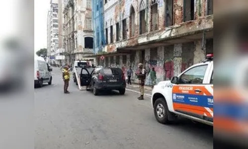 
				
					Moradores de Salvador enfrentam transtornos com estacionamento nas ruas
				
				