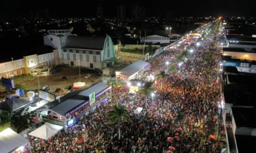 
				
					Thiago Aquino arrasta multidão em Micareta: 'Sonho realizado'
				
				