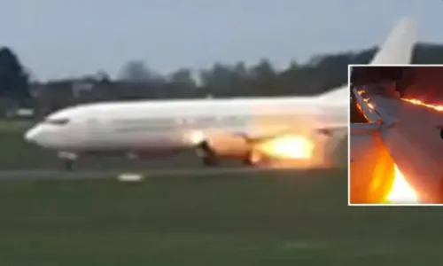
				
					Avião com time feminino do Arsenal pega fogo na pista de voo
				
				