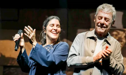 
				
					Chico Buarque e Mônica Salmaso cantam em Salvador neste fim de semana
				
				