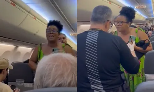 
				
					Advogado de mulher negra expulsa de voo diz que ela está muito abalada
				
				