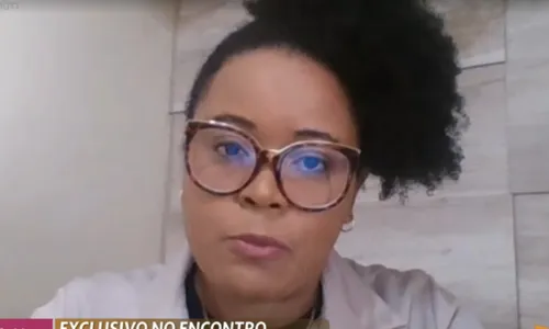 
				
					'Fiquei bastante abalada', diz mulher negra expulsa de voo em Salvador
				
				