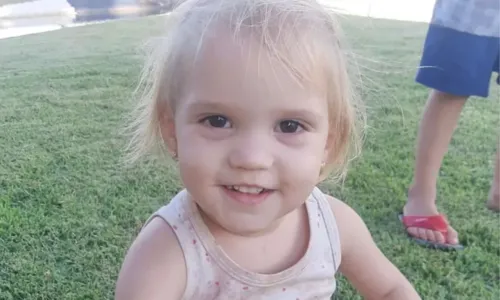 
				
					Menina de 3 anos morre em acidente de carro no oeste da BA
				
				