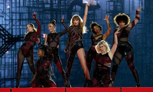 
				
					Grammy define turnê de Taylor Swift como 'lendária'
				
				