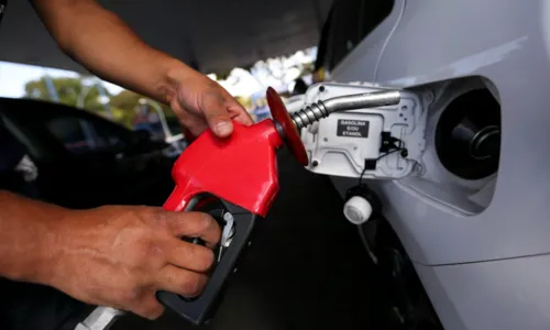 
				
					Entenda o que muda na política de preços dos combustíveis
				
				
