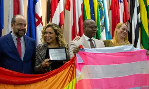 
				
					Ministério dá posse a membros do conselho LGBTQIA+
				
				