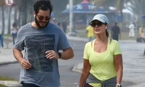 
				
					Casal fitness? Fátima Bernardes e Túlio Gadelha fazem corrida juntos
				
				