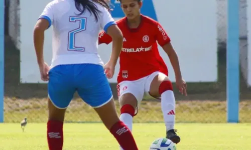 
				
					Bahia perde para o Inter e se complica no Brasileirão Feminino
				
				