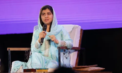
				
					'Quero compartilhar mais', revela Malala em evento literário no Rio
				
				