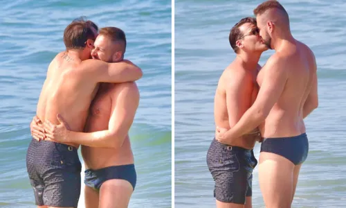 
				
					Suposto ex de Glória Maria troca beijos com apresentador em praia
				
				