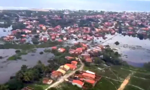 
				
					Após fortes chuvas, Governador da Bahia realiza sobrevoo em Entre Rios
				
				